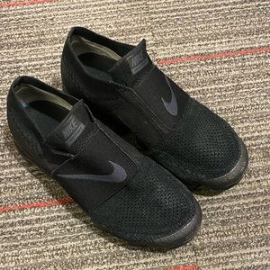 Nike vapor max black slip on sneakers size 7.5